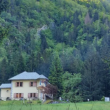 Dom Dr Klementa Juga V Lepeni Soca