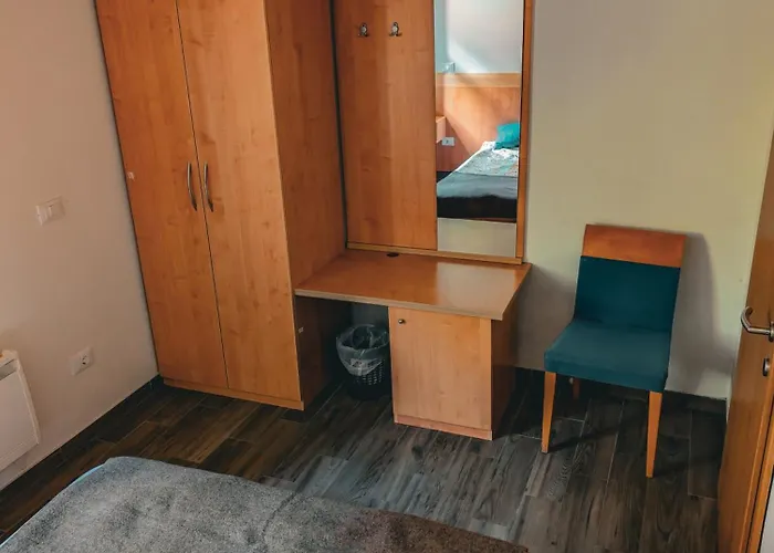 Dom Dr Klementa Juga V Lepeni Vendégház