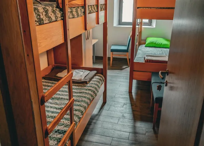 Dom Dr Klementa Juga V Lepeni Vendégház *