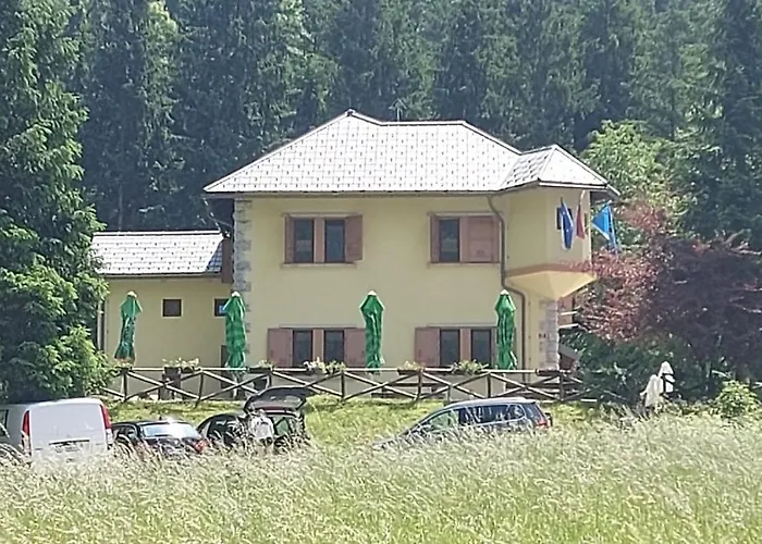 Dom Dr Klementa Juga V Lepeni Soča